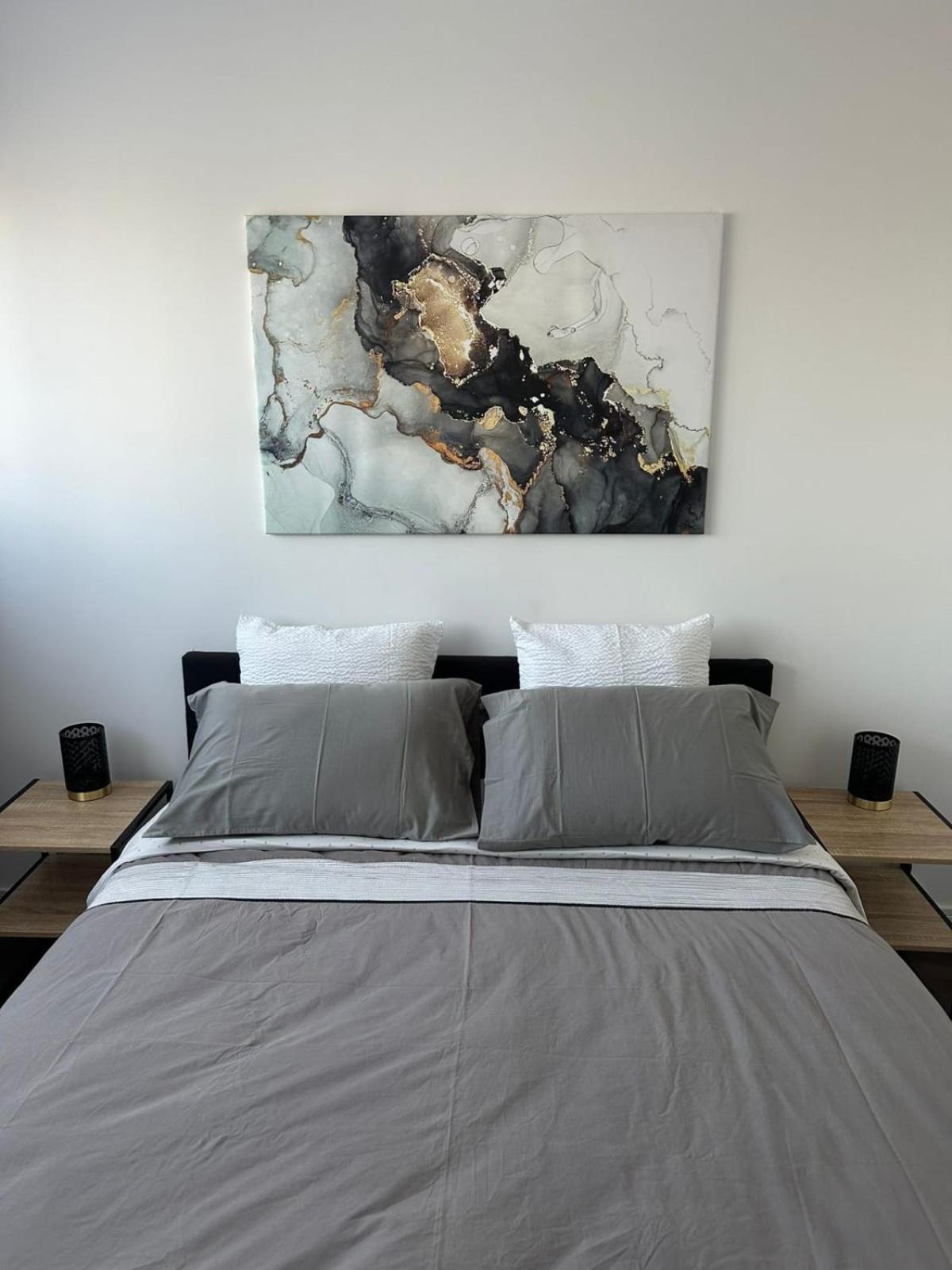 Contemporary For 4 People With Balcony Near Gratte-ciel Villeurb Appartement