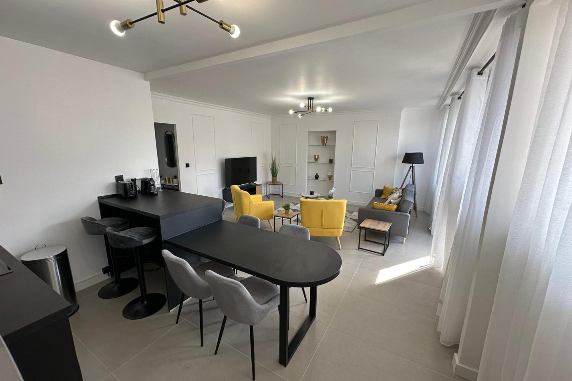 Appartement Contemporary For 4 People With Balcony Near Gratte-ciel Villeurb