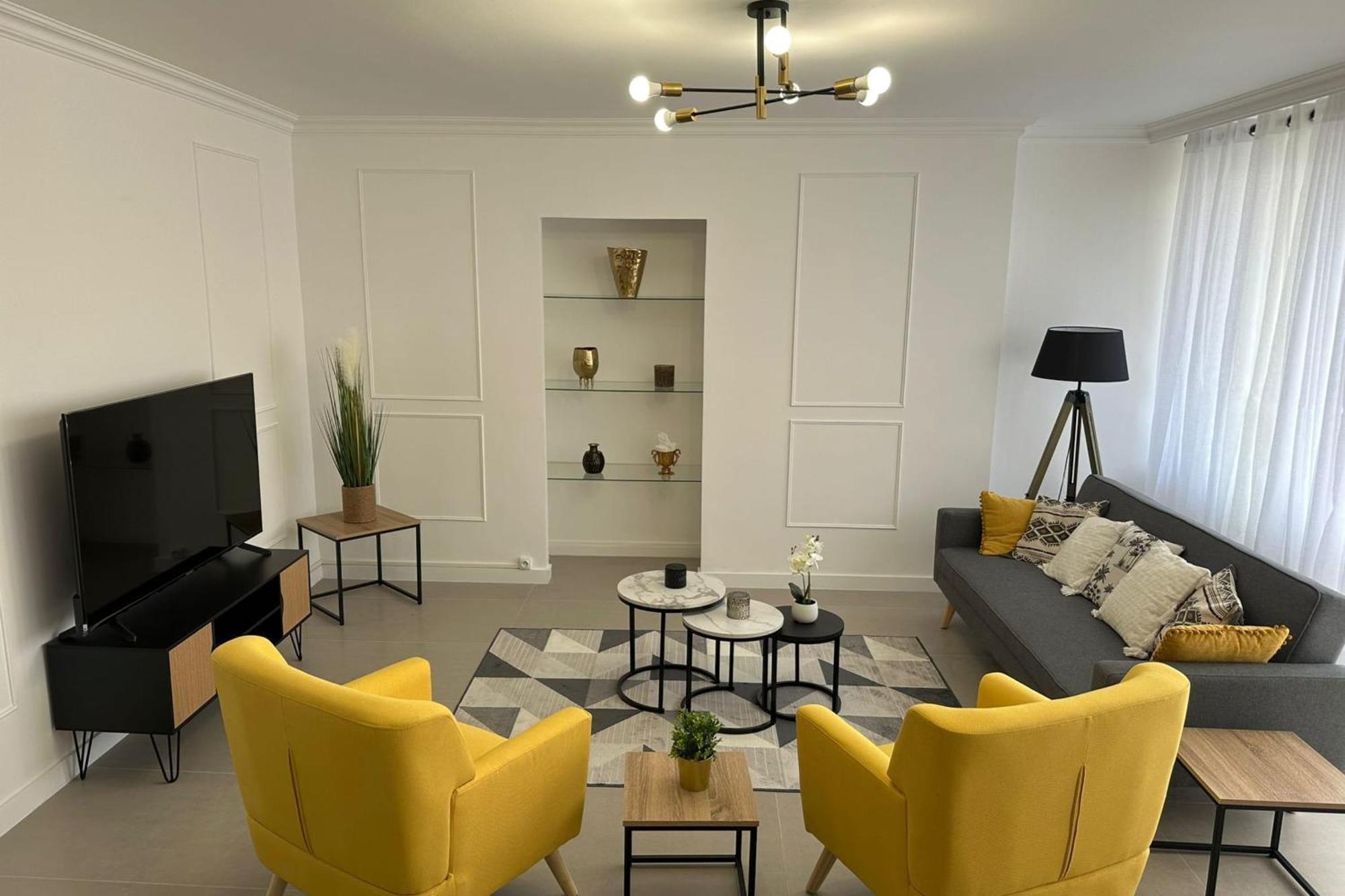 Contemporary For 4 People With Balcony Near Gratte-ciel Villeurb Villeurbanne