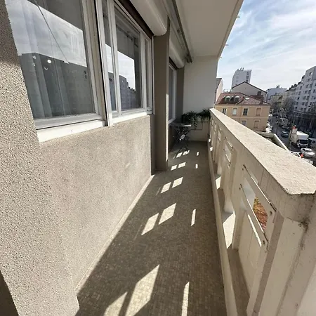 Contemporary Apartment For 4 People With Balcony Near Gratte-Ciel Villeurb Villeurbanne Buitenkant foto