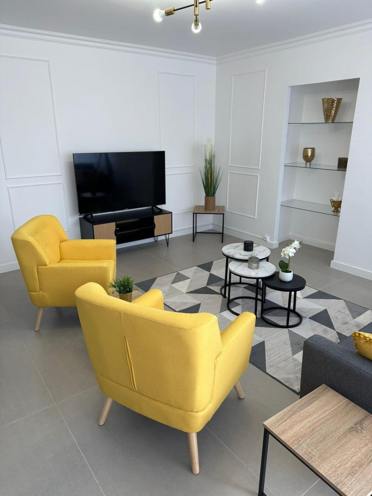 Contemporary For 4 People With Balcony Near Gratte-ciel Villeurb Villeurbanne
